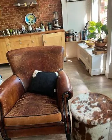 לינה וארוחת בוקר Bohemian Loft 2*